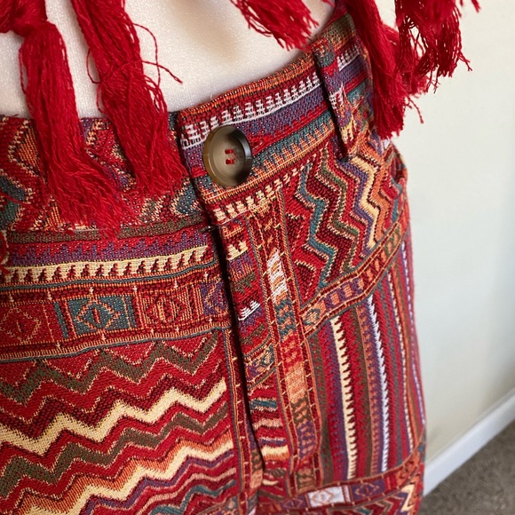 Aztec Print Matching Set - Top size L, shorts size M - Picture 4 of 5